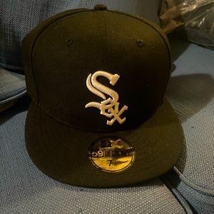 NEW ERA Red Sox Black Fitted Cap (7 3/8)